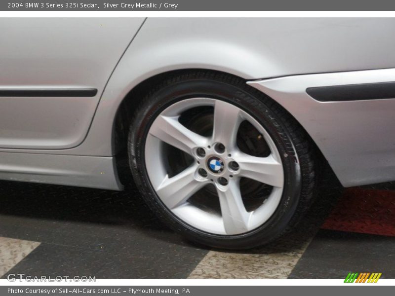 Silver Grey Metallic / Grey 2004 BMW 3 Series 325i Sedan