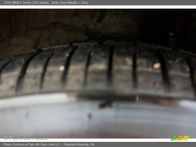 Silver Grey Metallic / Grey 2004 BMW 3 Series 325i Sedan