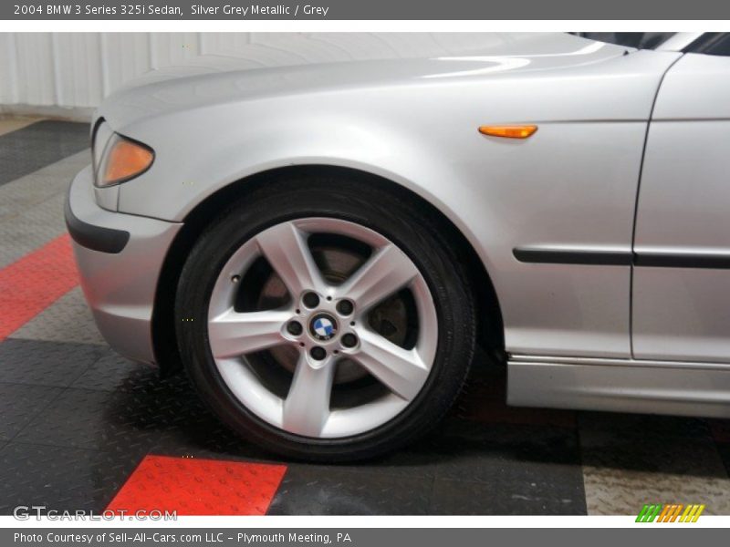 Silver Grey Metallic / Grey 2004 BMW 3 Series 325i Sedan