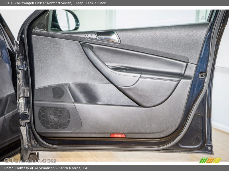 Deep Black / Black 2010 Volkswagen Passat Komfort Sedan
