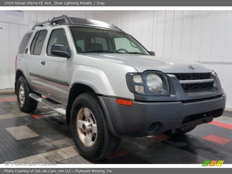 Silver Lightning Metallic / Gray 2004 Nissan Xterra XE 4x4