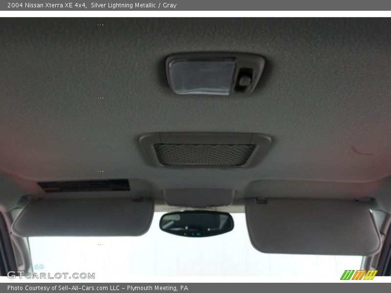 Silver Lightning Metallic / Gray 2004 Nissan Xterra XE 4x4