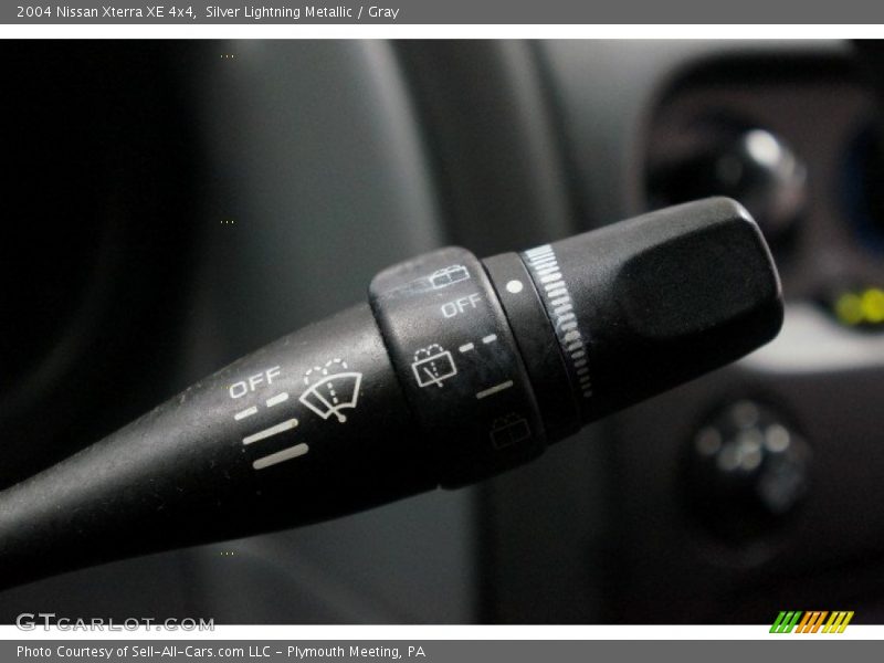 Silver Lightning Metallic / Gray 2004 Nissan Xterra XE 4x4