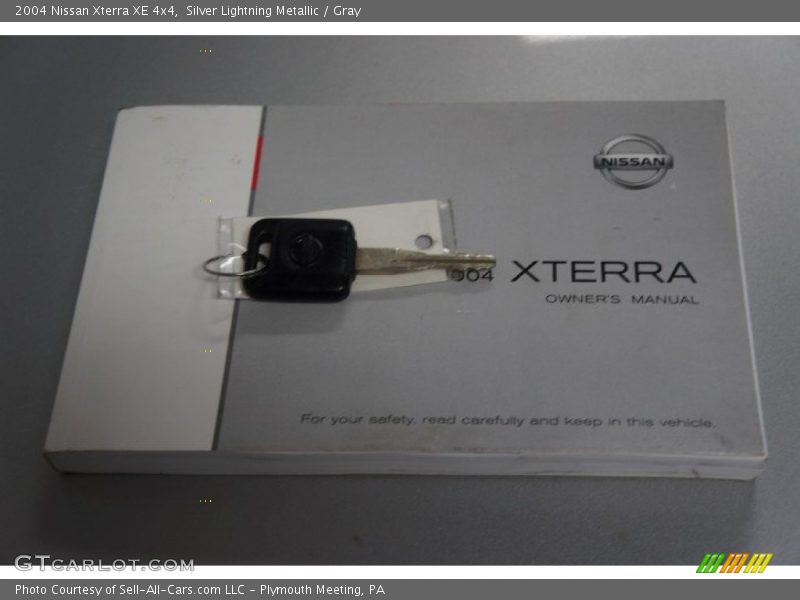 Silver Lightning Metallic / Gray 2004 Nissan Xterra XE 4x4