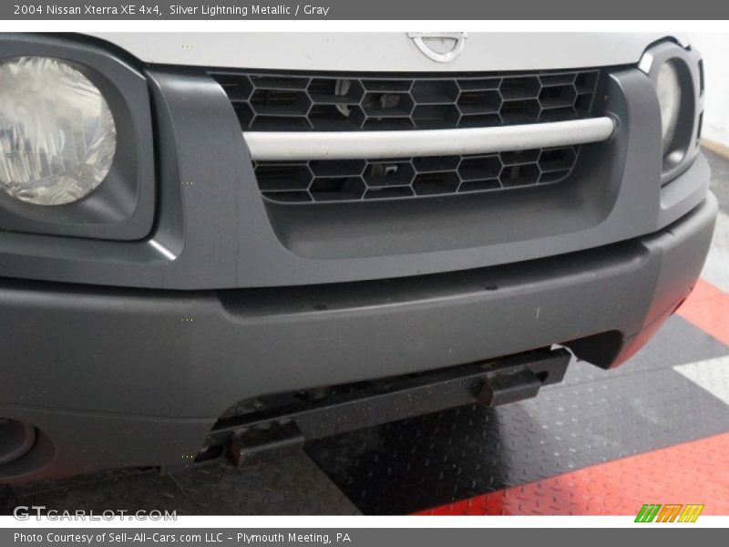 Silver Lightning Metallic / Gray 2004 Nissan Xterra XE 4x4