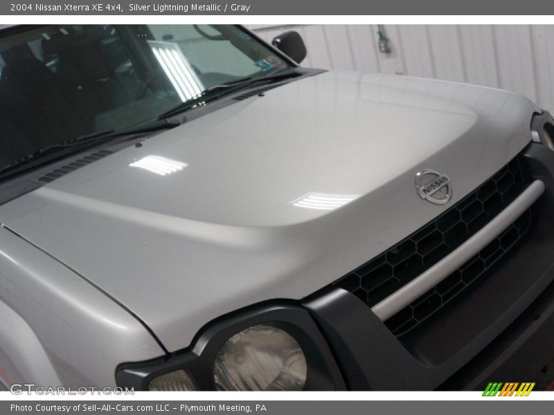 Silver Lightning Metallic / Gray 2004 Nissan Xterra XE 4x4