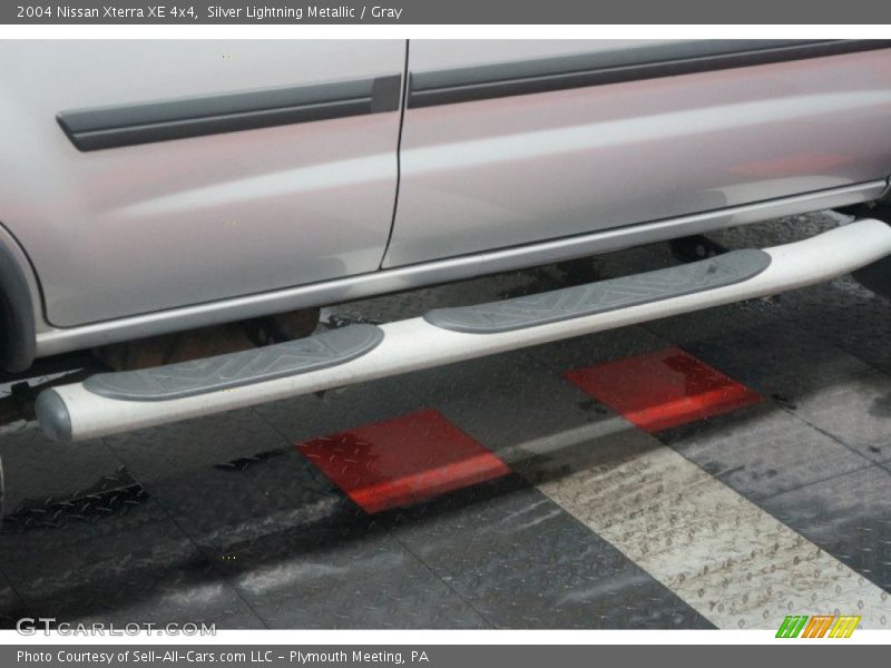 Silver Lightning Metallic / Gray 2004 Nissan Xterra XE 4x4