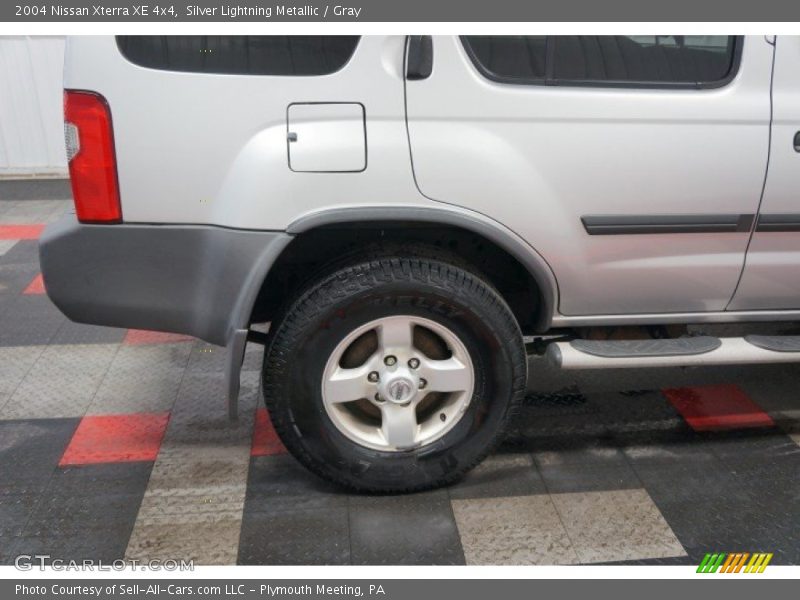 Silver Lightning Metallic / Gray 2004 Nissan Xterra XE 4x4
