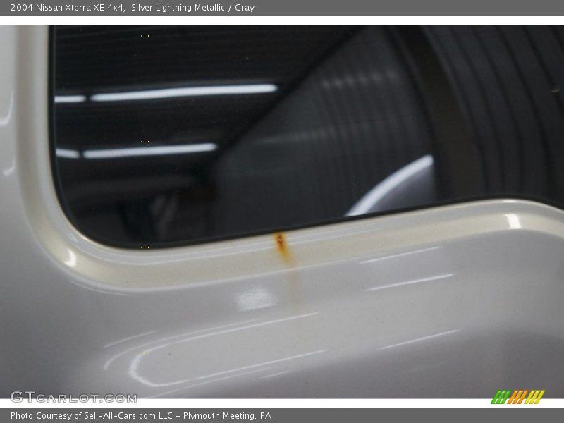 Silver Lightning Metallic / Gray 2004 Nissan Xterra XE 4x4