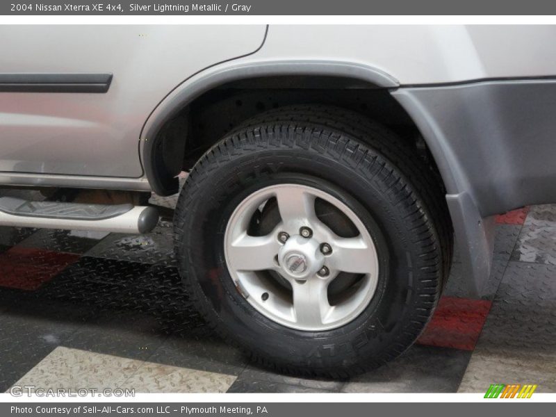 Silver Lightning Metallic / Gray 2004 Nissan Xterra XE 4x4