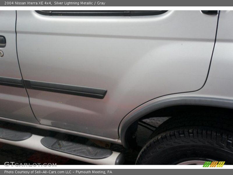 Silver Lightning Metallic / Gray 2004 Nissan Xterra XE 4x4