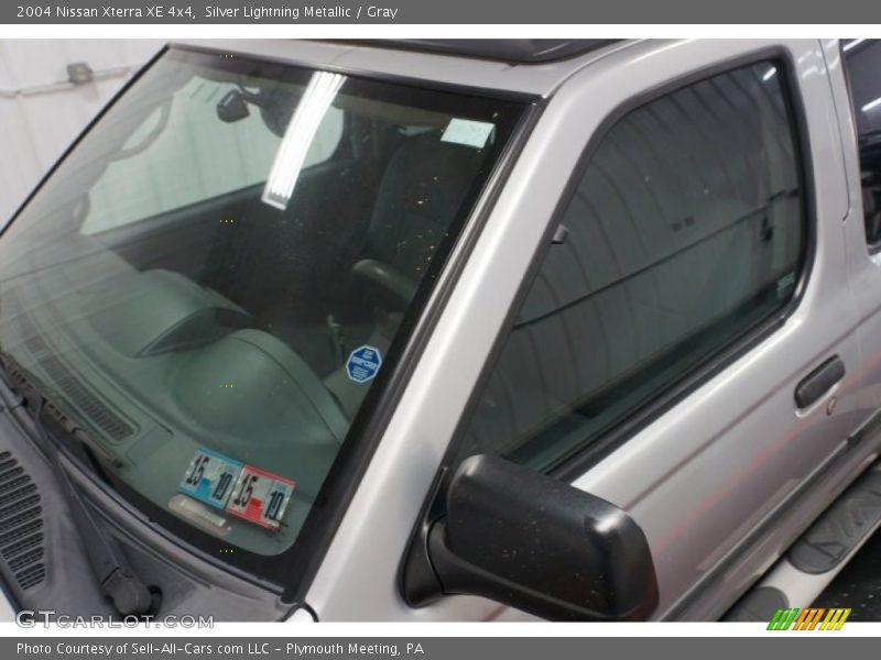 Silver Lightning Metallic / Gray 2004 Nissan Xterra XE 4x4