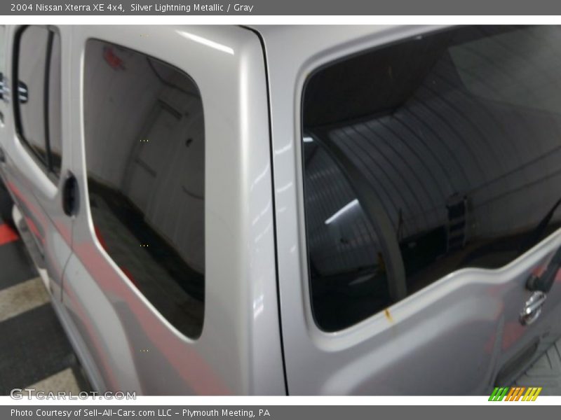 Silver Lightning Metallic / Gray 2004 Nissan Xterra XE 4x4