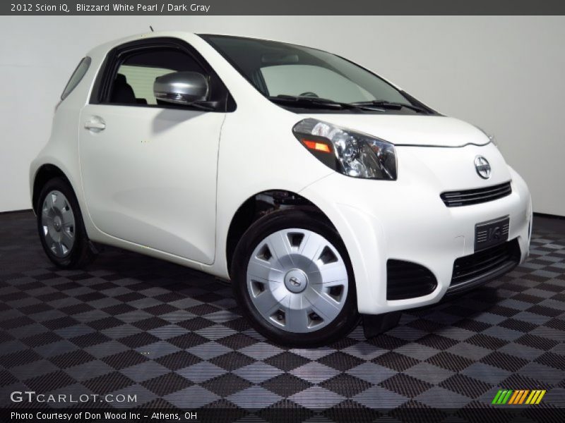 Blizzard White Pearl / Dark Gray 2012 Scion iQ