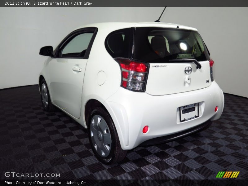 Blizzard White Pearl / Dark Gray 2012 Scion iQ