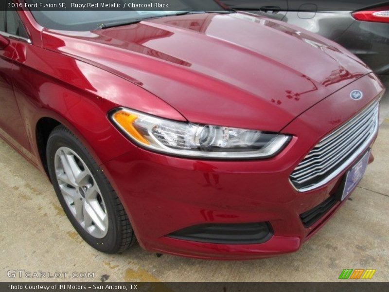 Ruby Red Metallic / Charcoal Black 2016 Ford Fusion SE