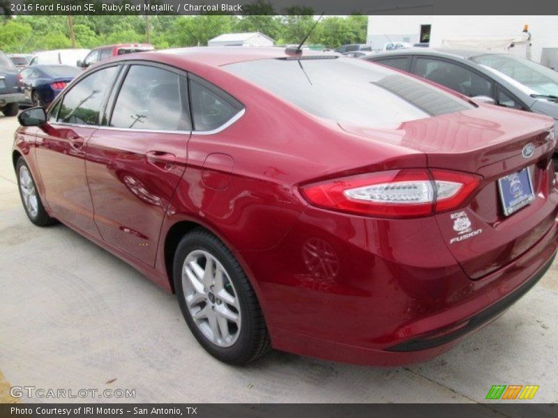 Ruby Red Metallic / Charcoal Black 2016 Ford Fusion SE