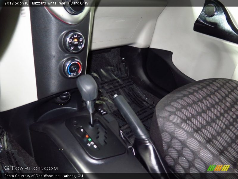 Blizzard White Pearl / Dark Gray 2012 Scion iQ