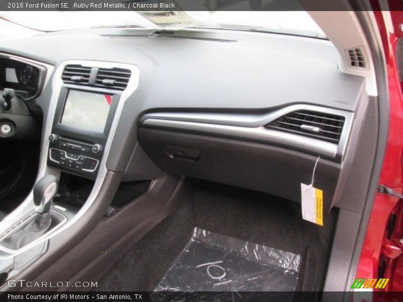 Ruby Red Metallic / Charcoal Black 2016 Ford Fusion SE