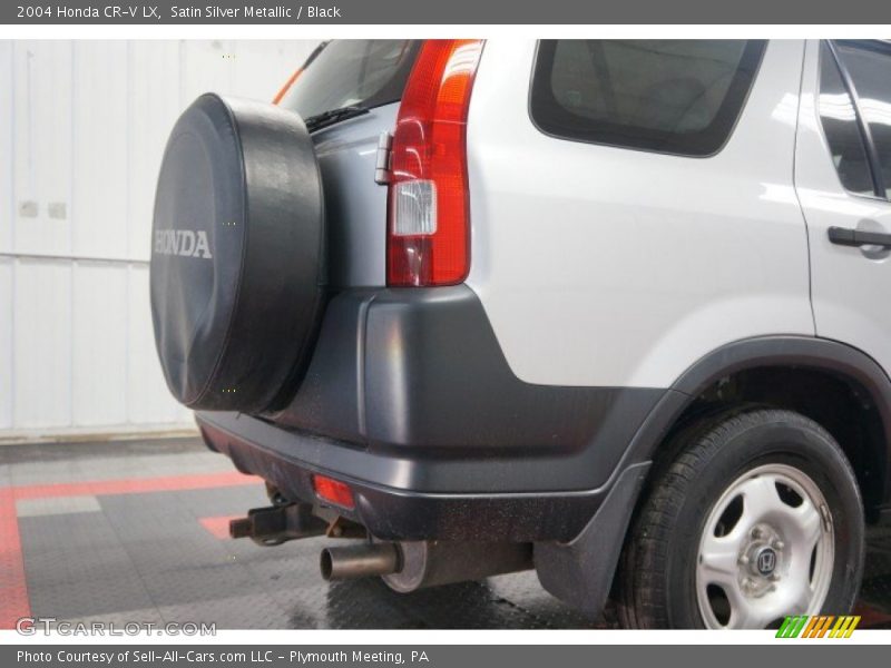 Satin Silver Metallic / Black 2004 Honda CR-V LX