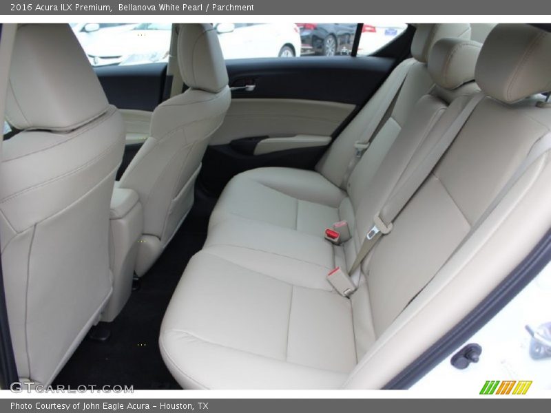 Bellanova White Pearl / Parchment 2016 Acura ILX Premium