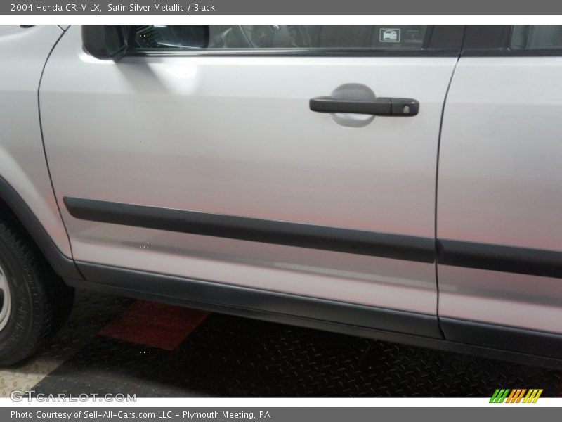 Satin Silver Metallic / Black 2004 Honda CR-V LX