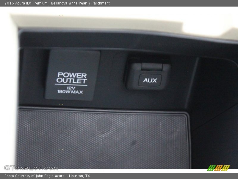 Bellanova White Pearl / Parchment 2016 Acura ILX Premium