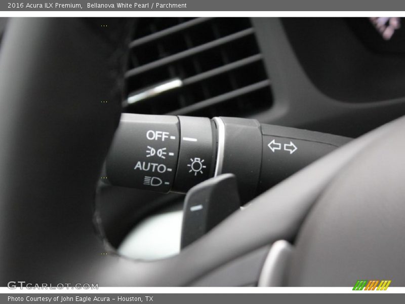 Bellanova White Pearl / Parchment 2016 Acura ILX Premium