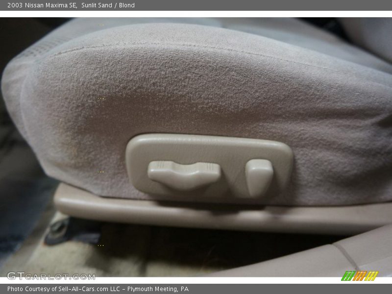 Sunlit Sand / Blond 2003 Nissan Maxima SE