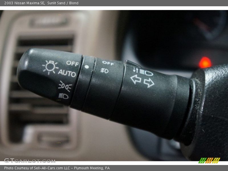 Sunlit Sand / Blond 2003 Nissan Maxima SE