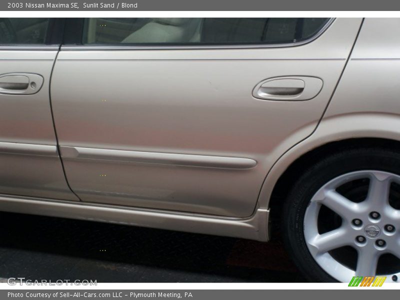 Sunlit Sand / Blond 2003 Nissan Maxima SE