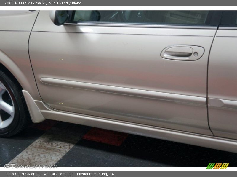 Sunlit Sand / Blond 2003 Nissan Maxima SE