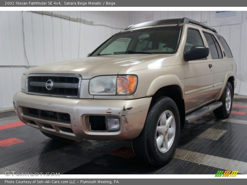 Sahara Beige Metallic / Beige 2002 Nissan Pathfinder SE 4x4