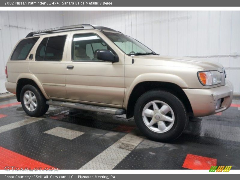 Sahara Beige Metallic / Beige 2002 Nissan Pathfinder SE 4x4