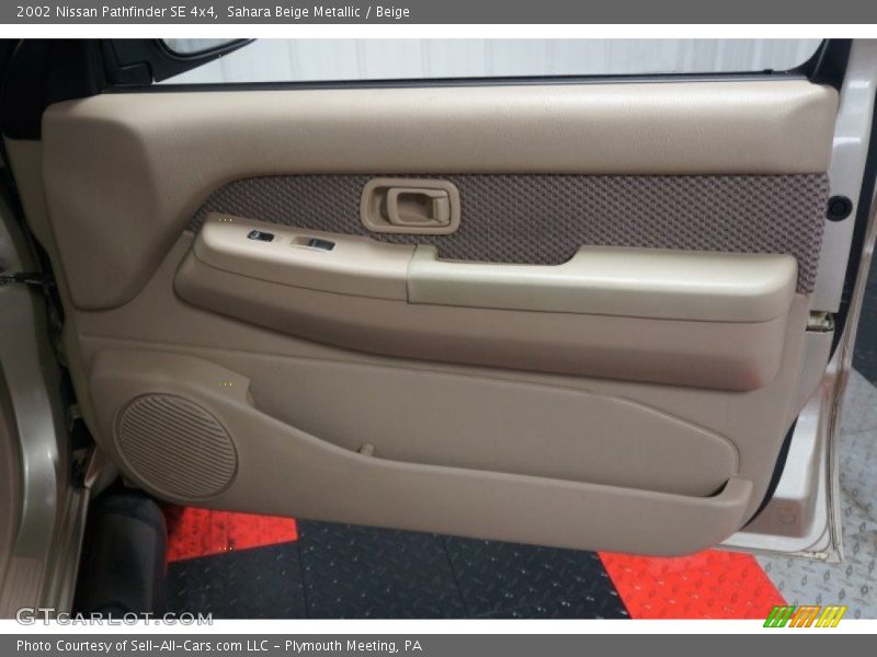 Sahara Beige Metallic / Beige 2002 Nissan Pathfinder SE 4x4