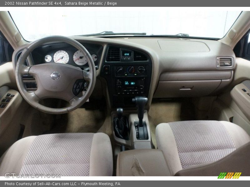 Sahara Beige Metallic / Beige 2002 Nissan Pathfinder SE 4x4