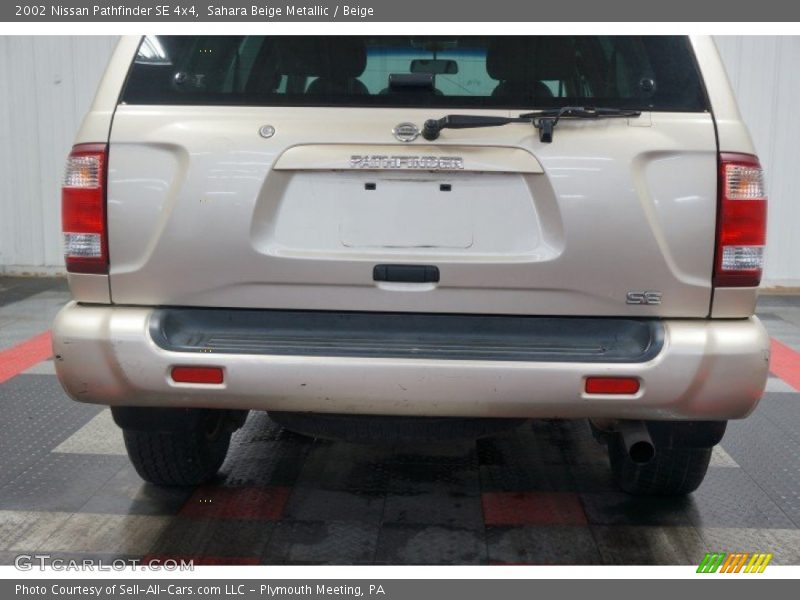 Sahara Beige Metallic / Beige 2002 Nissan Pathfinder SE 4x4
