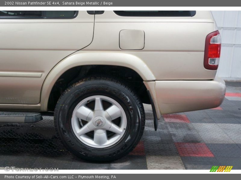 Sahara Beige Metallic / Beige 2002 Nissan Pathfinder SE 4x4