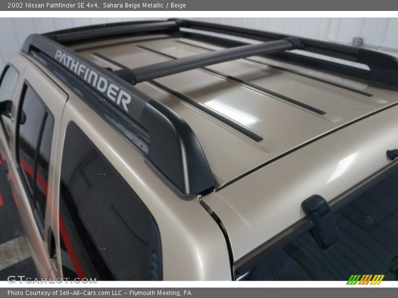 Sahara Beige Metallic / Beige 2002 Nissan Pathfinder SE 4x4