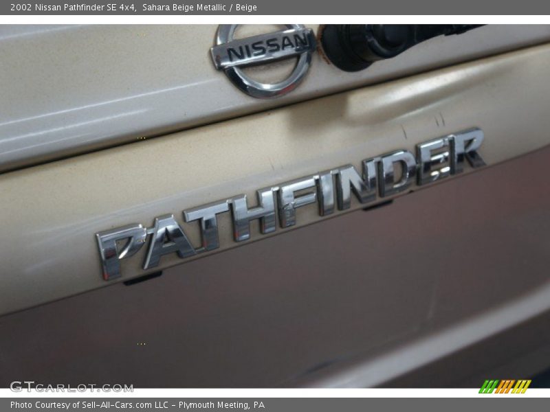 Sahara Beige Metallic / Beige 2002 Nissan Pathfinder SE 4x4