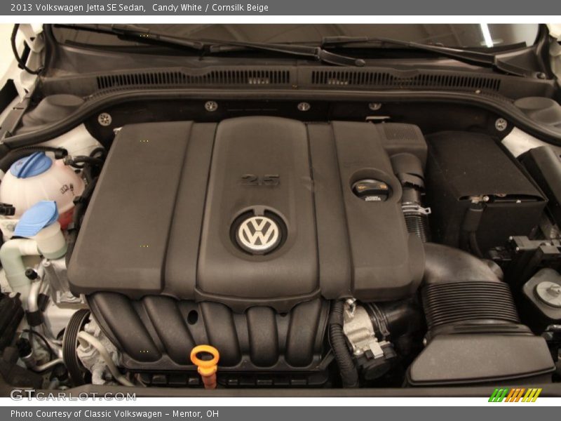 Candy White / Cornsilk Beige 2013 Volkswagen Jetta SE Sedan