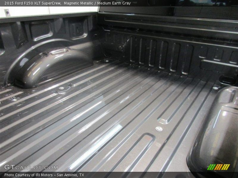 Magnetic Metallic / Medium Earth Gray 2015 Ford F150 XLT SuperCrew