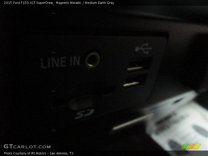 Magnetic Metallic / Medium Earth Gray 2015 Ford F150 XLT SuperCrew