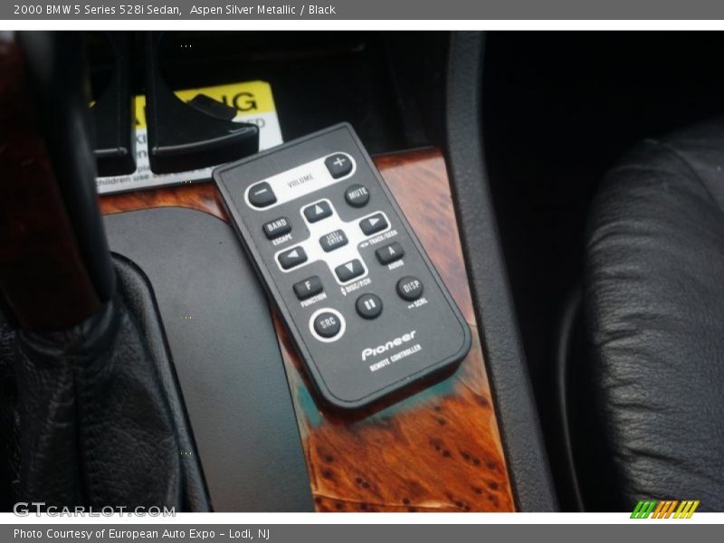 Aspen Silver Metallic / Black 2000 BMW 5 Series 528i Sedan