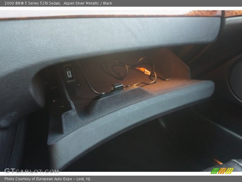Aspen Silver Metallic / Black 2000 BMW 5 Series 528i Sedan