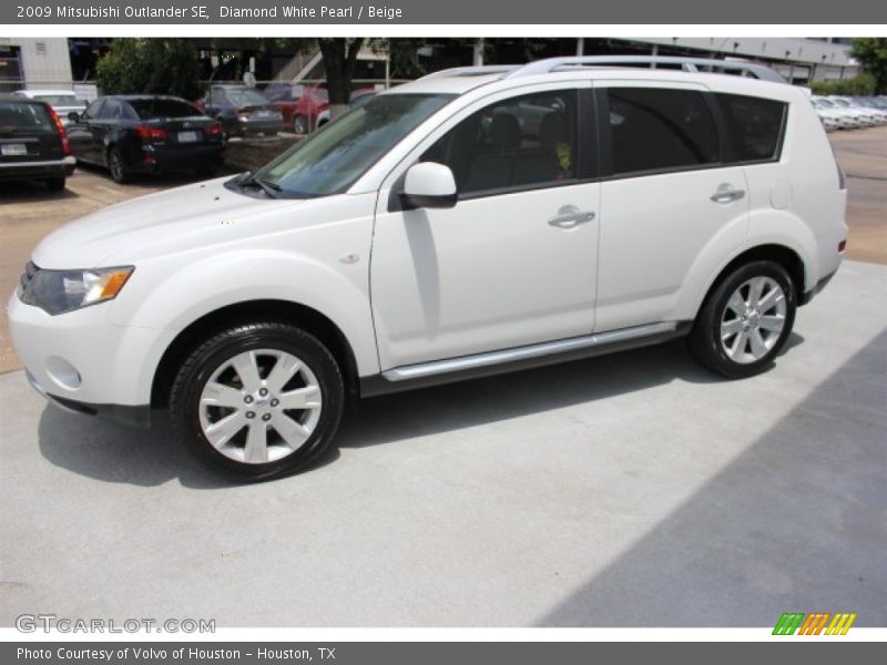 Diamond White Pearl / Beige 2009 Mitsubishi Outlander SE
