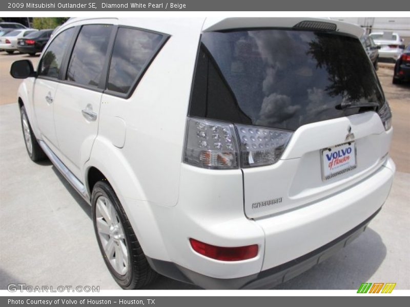 Diamond White Pearl / Beige 2009 Mitsubishi Outlander SE