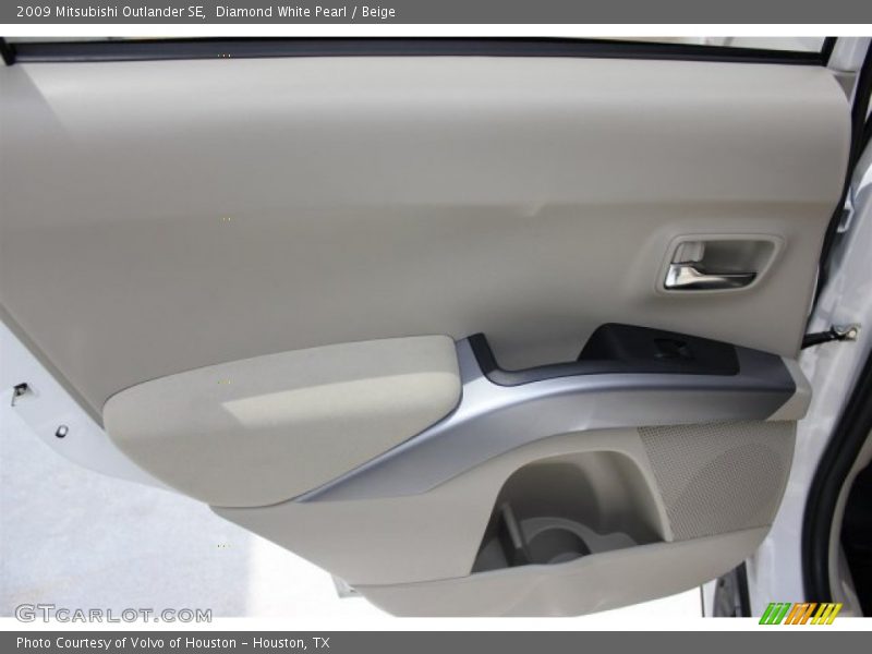 Diamond White Pearl / Beige 2009 Mitsubishi Outlander SE