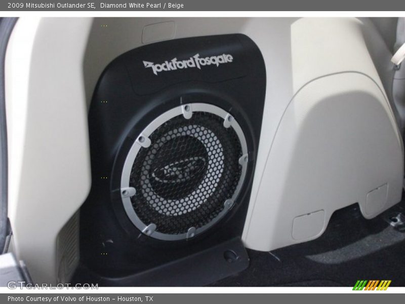 Diamond White Pearl / Beige 2009 Mitsubishi Outlander SE