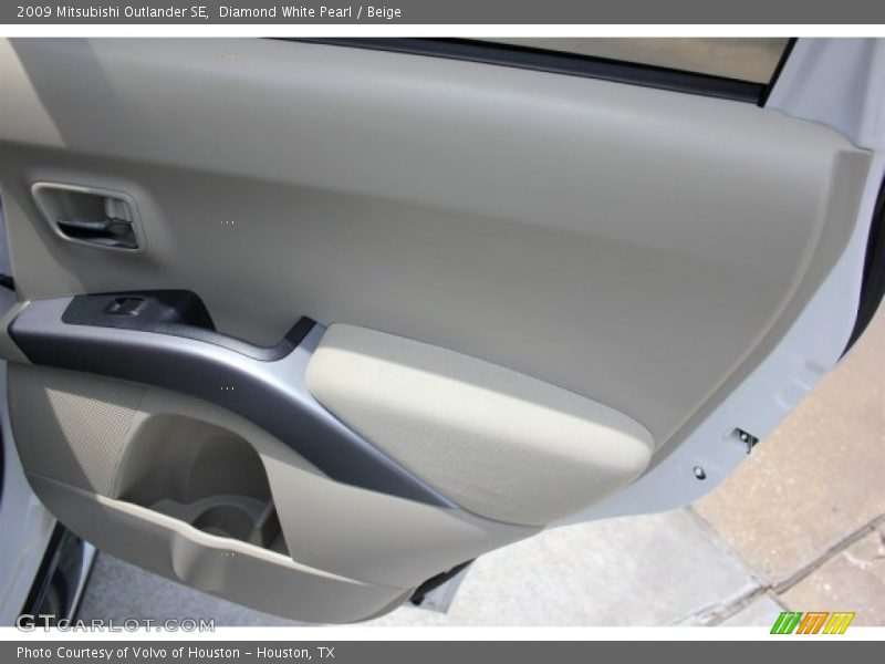 Diamond White Pearl / Beige 2009 Mitsubishi Outlander SE